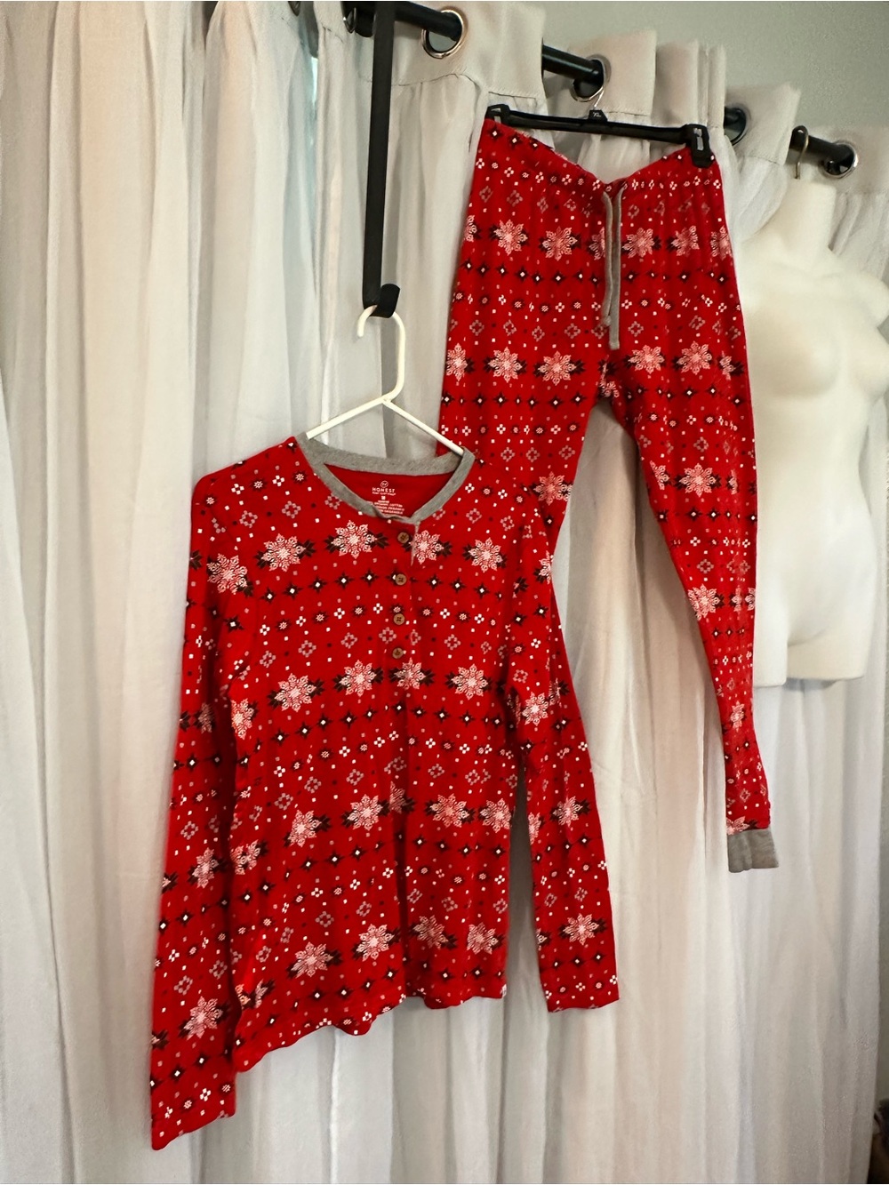 Honest Baby Company Red Snowflake Henley Pajama Top and Jogger Bottoms - Picture 1 of 10